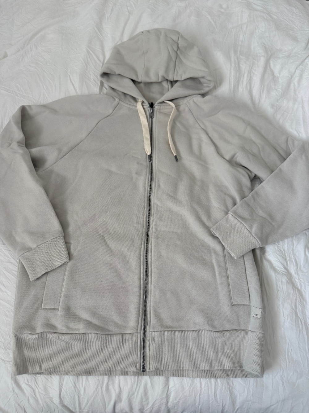 vuori oversized full zip hoodie   size medium   details: -perfect condition  -no
